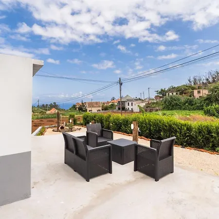 Guestready-charming Retreat With Patio & Views Vendégház Porto Moniz