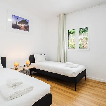 Casa de hóspedes Guestready-charming Retreat With Patio & Views 4*